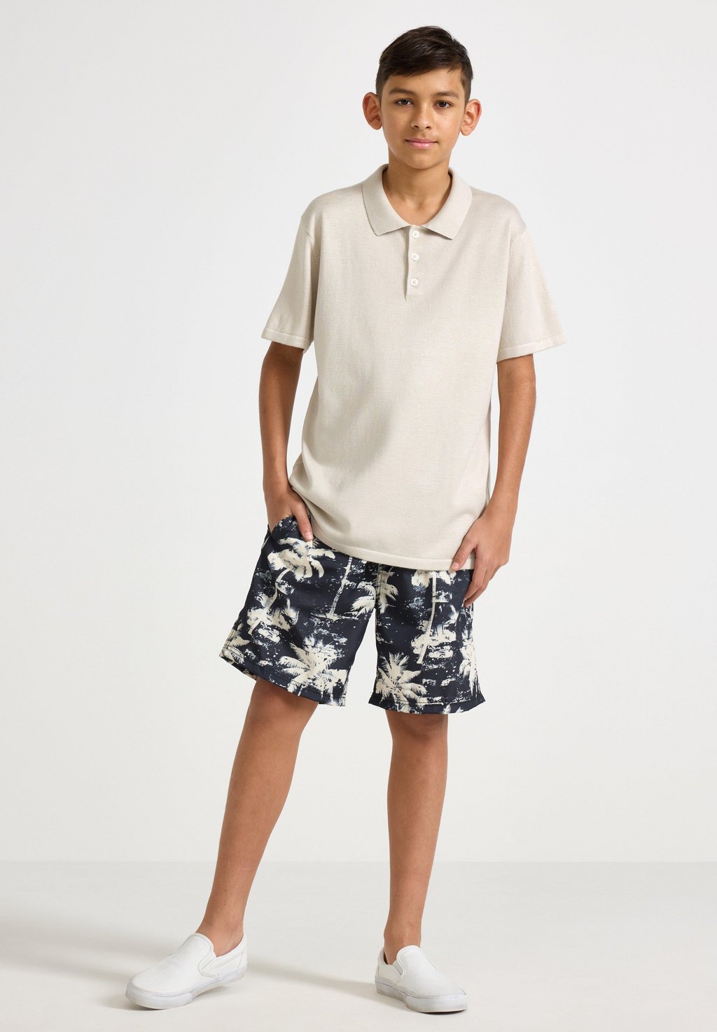 Пляжные шорты Lindex, черный
Пляжные шорты Lindex, черный