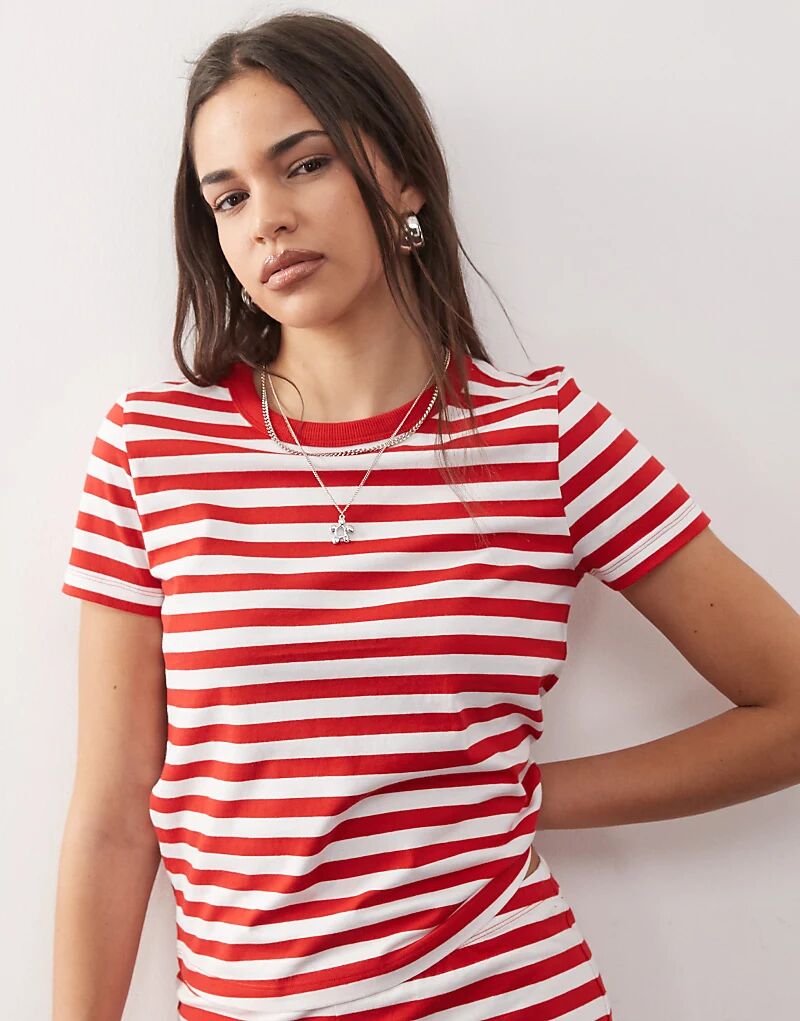 Детская облегающая футболка COLLUSION в красную полоску
Детская облегающая футболка COLLUSION в красную полоску