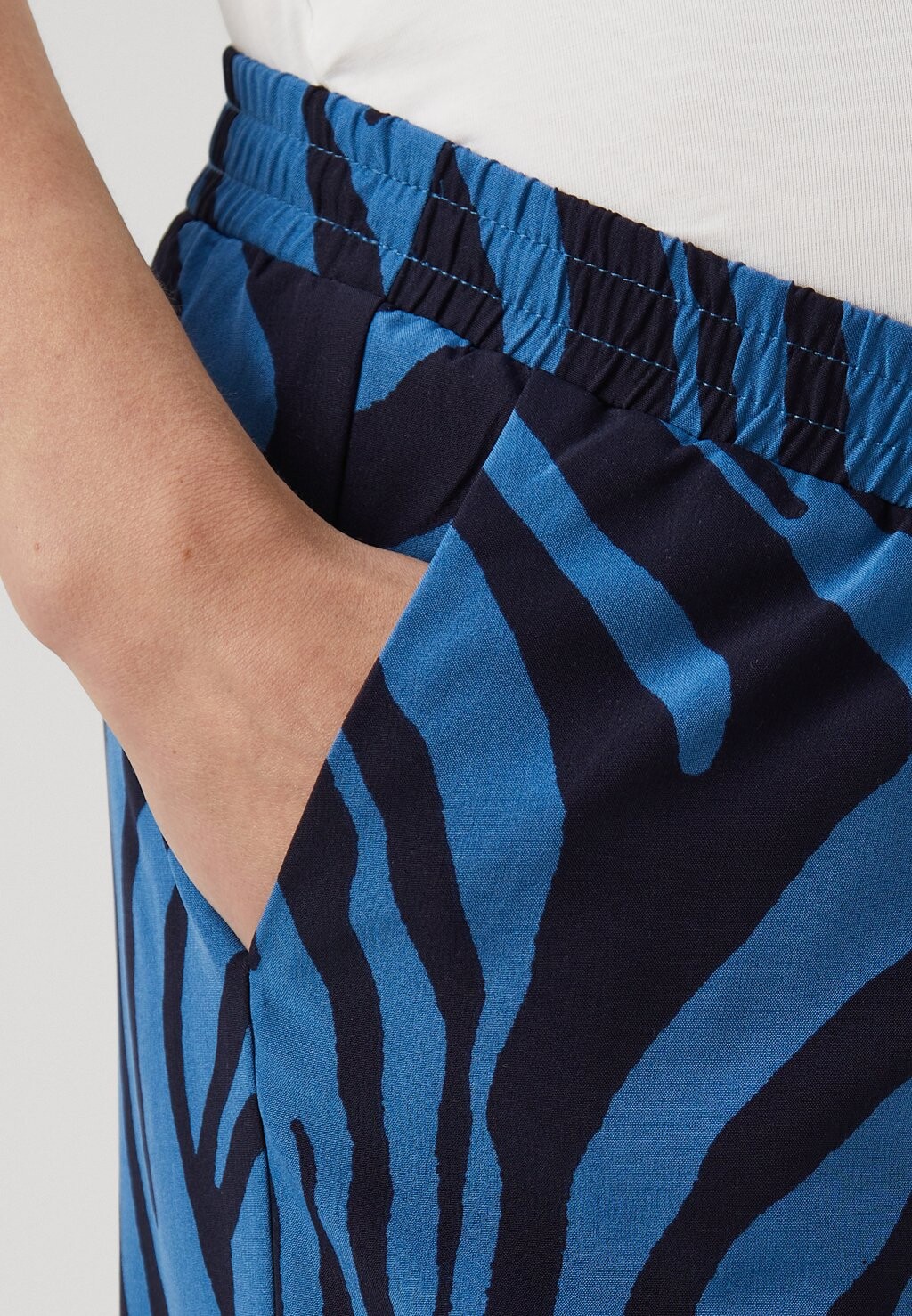 Брюки Olmkimika Wide Only, дежавю синие
Брюки Olmkimika Wide Only, дежавю синие