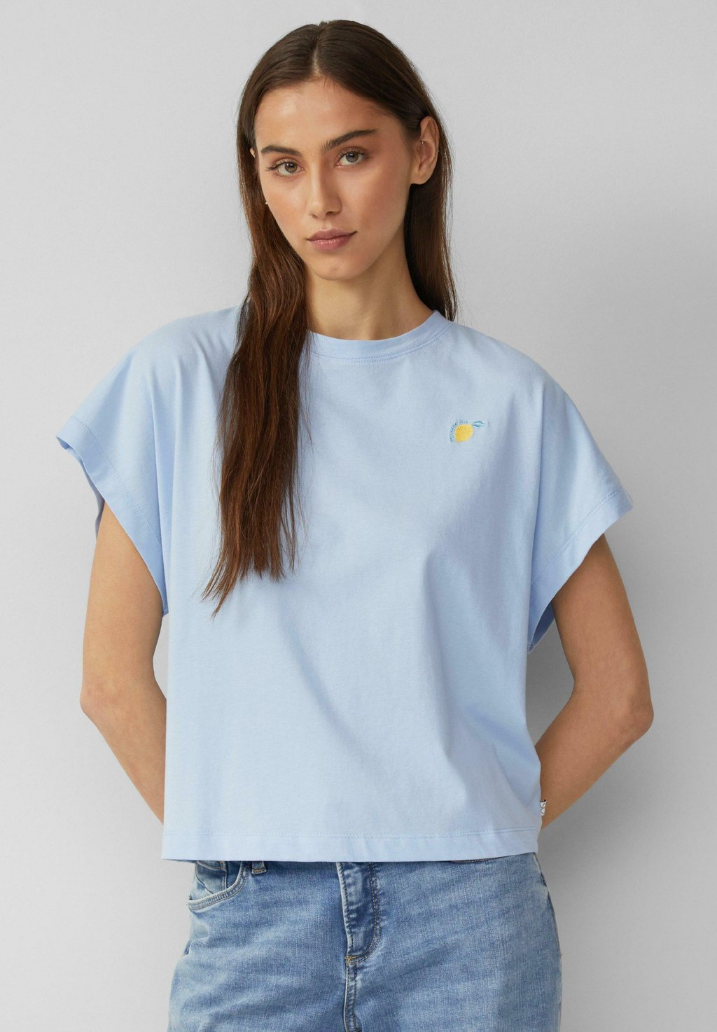 Футболка с принтом LÄSSIGES MIT ÜBERSCHNITTENER SCHULTER QS, светло-голубой
Футболка с принтом LÄSSIGES MIT ÜBERSCHNITTENER SCHULTER QS, светло-голубой