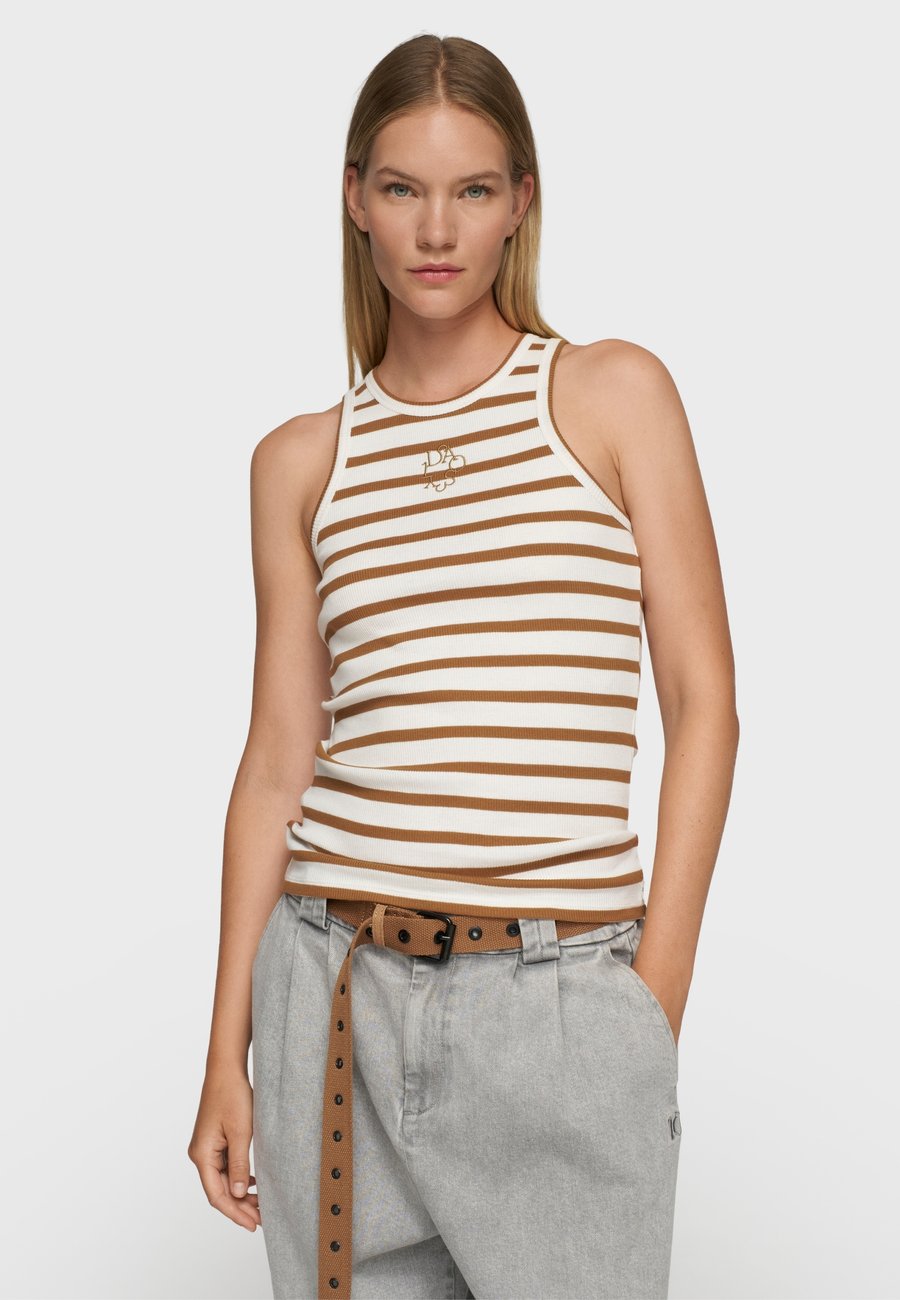 Топ 10DAYS Top, Ecru Suede/Cognac
Топ 10DAYS Top, Ecru Suede/Cognac