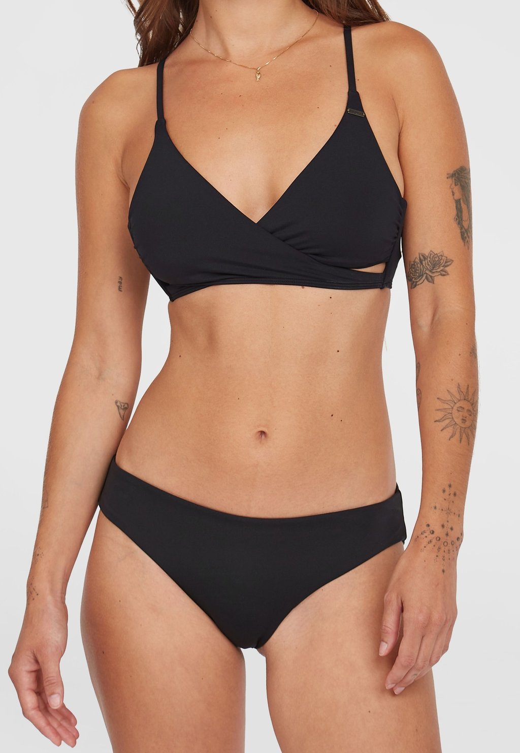 Плавки бикини MAOI O'Neill, черный
Плавки бикини MAOI O'Neill, черный