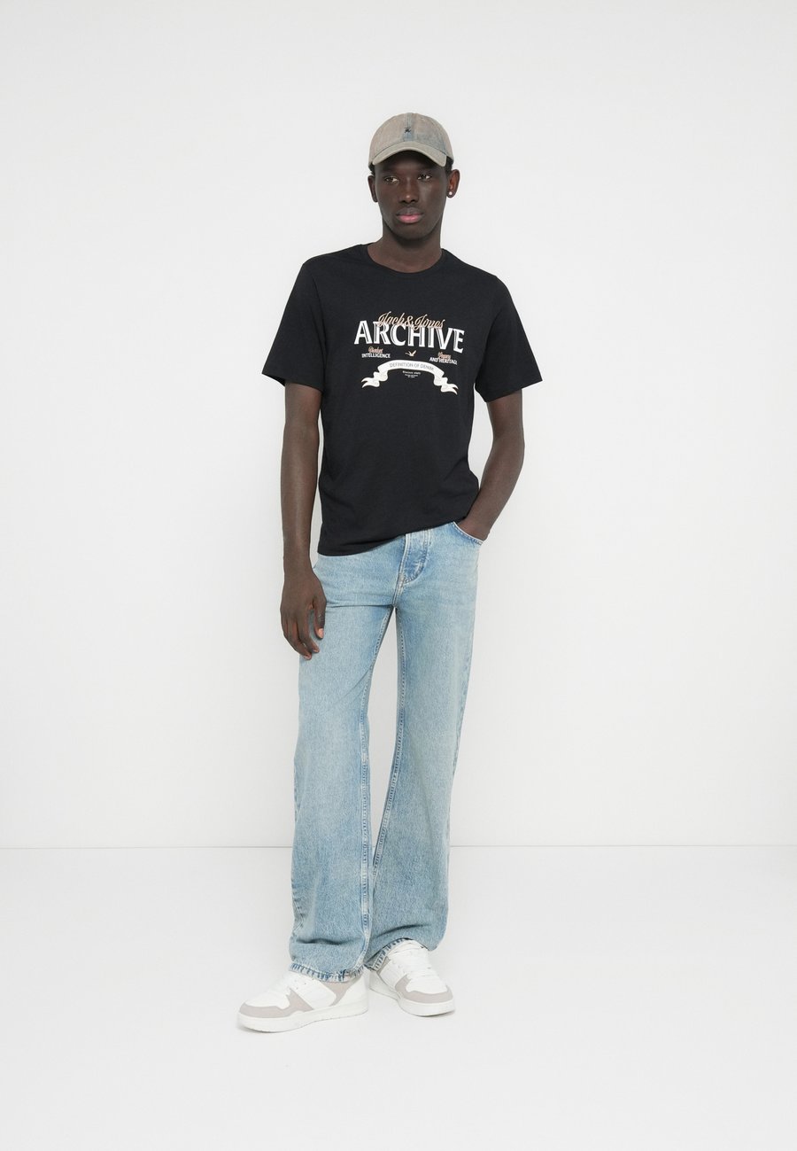 Футболка Jack & Jones JJEDOVER TEE O NECK 5 PACK, Black/Blue Mirage/Moonbeam/Navy Blazer/White/Black, Белый, Футболка Jack & Jones JJEDOVER TEE O NECK 5 PACK, Black/Blue Mirage/Moonbeam/Navy Blazer/White/Black
Футболка Jack & Jones JJEDOVER TEE O NECK 5 PACK, Black/Blue Mirage/Moonbeam/Navy Blazer/White/Black, Белый, Футболка Jack & Jones JJEDOVER TEE O NECK 5 PACK, Black/Blue Mirage/Moonbeam/Navy Blazer/White/Black