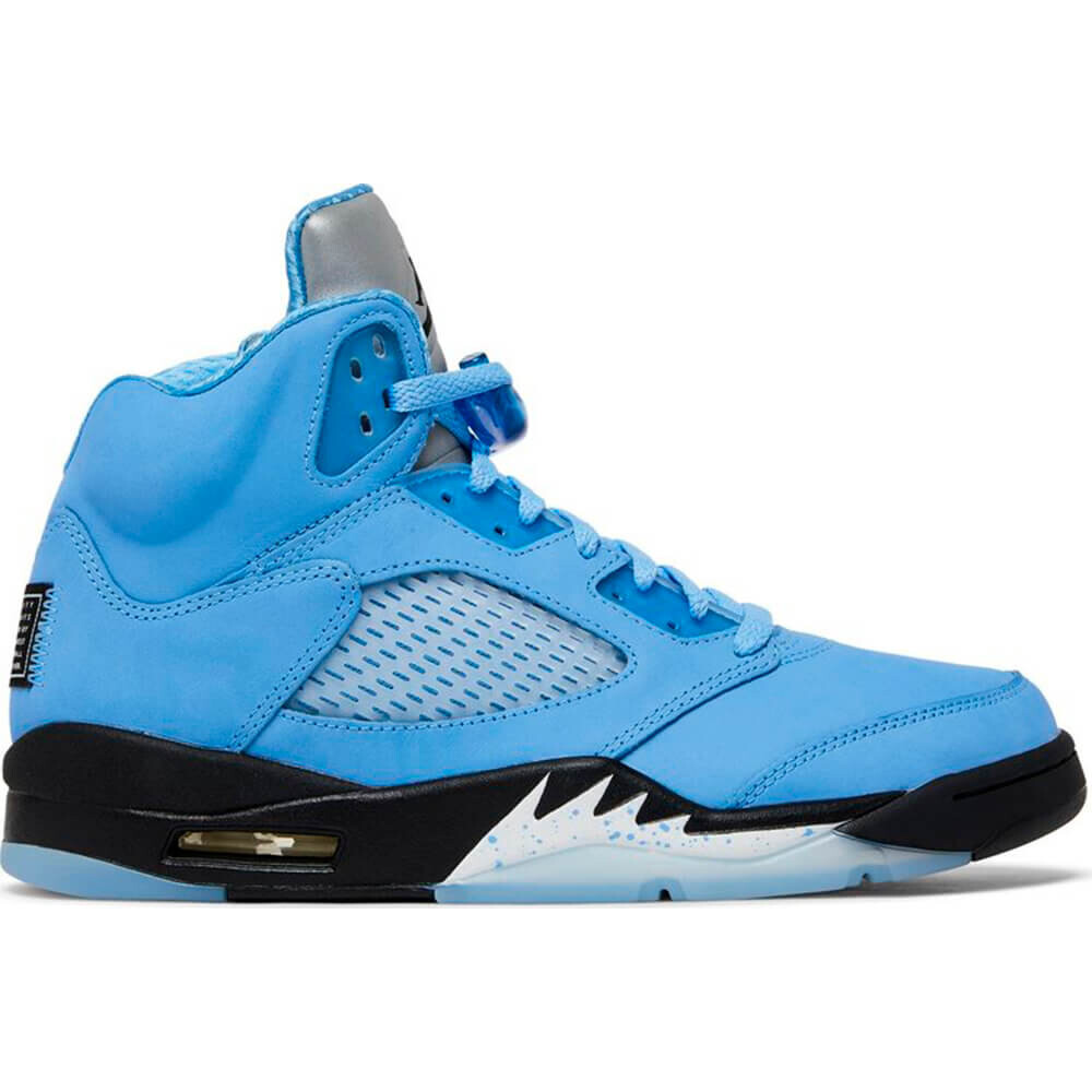 Кроссовки Air Jordan 5 Retro SE 'UNC', синий
Кроссовки Air Jordan 5 Retro SE 'UNC', синий