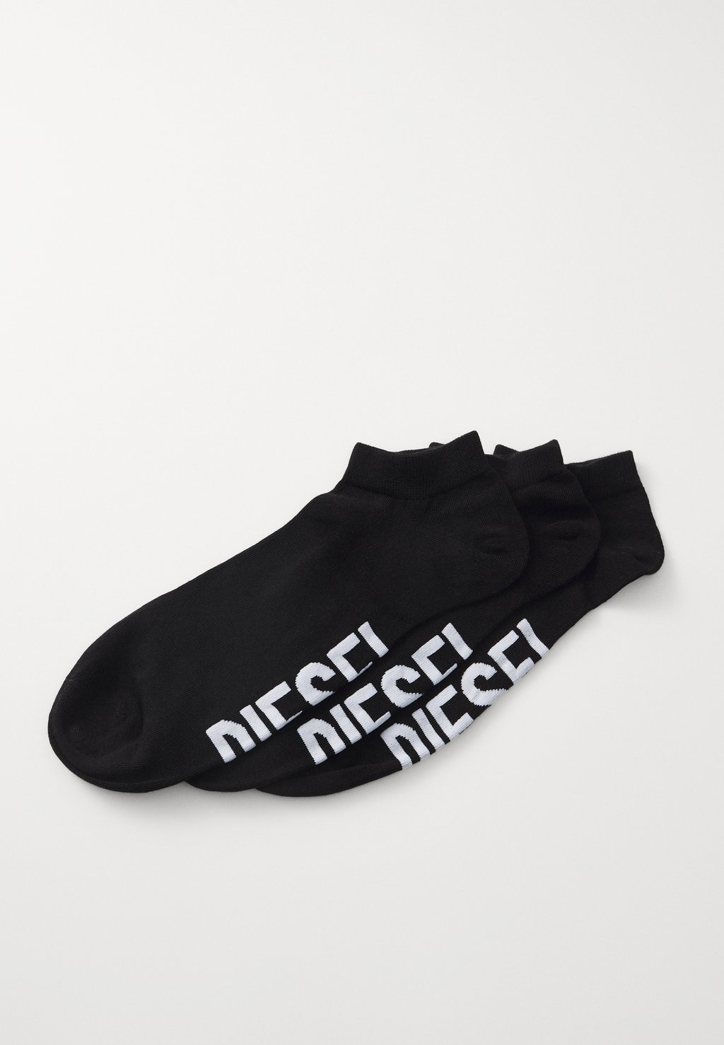 Носки SKM-GOST-THREEPACK 3 PACK Diesel, черный
Носки SKM-GOST-THREEPACK 3 PACK Diesel, черный