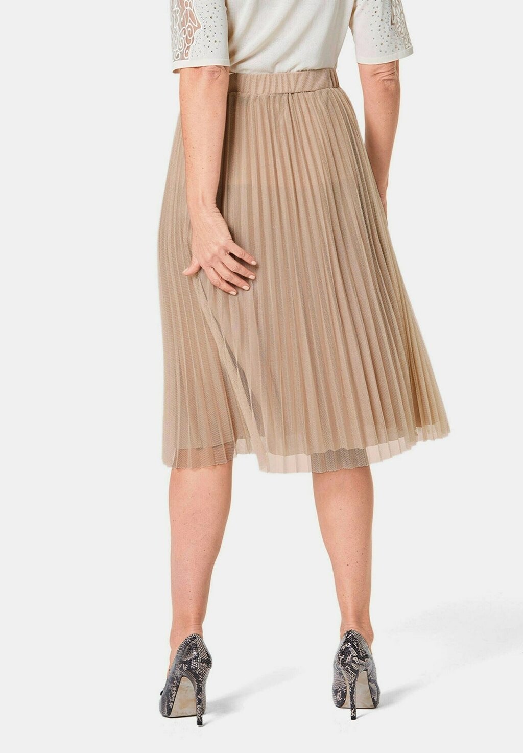 Юбка А-силуэта FESTLICHER AUS SCHIMMERNDEM GOLDNER, золото
Юбка А-силуэта FESTLICHER AUS SCHIMMERNDEM GOLDNER, золото