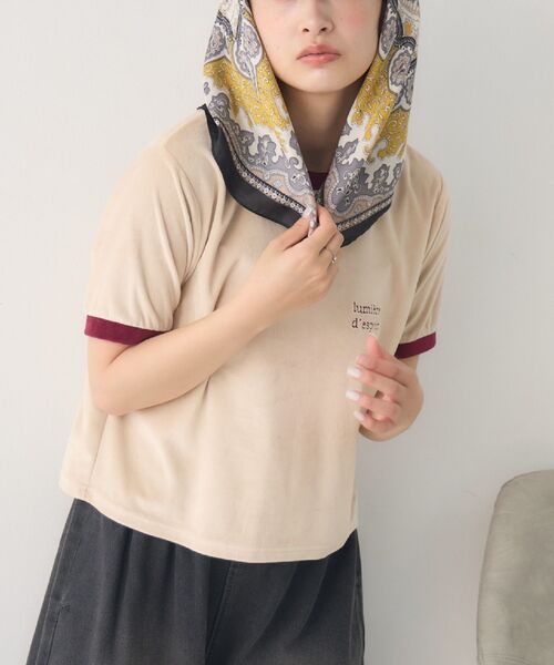 Футболка велюровая с контрастной отделкой RETRO GIRL, бежевый
Футболка велюровая с контрастной отделкой RETRO GIRL, бежевый