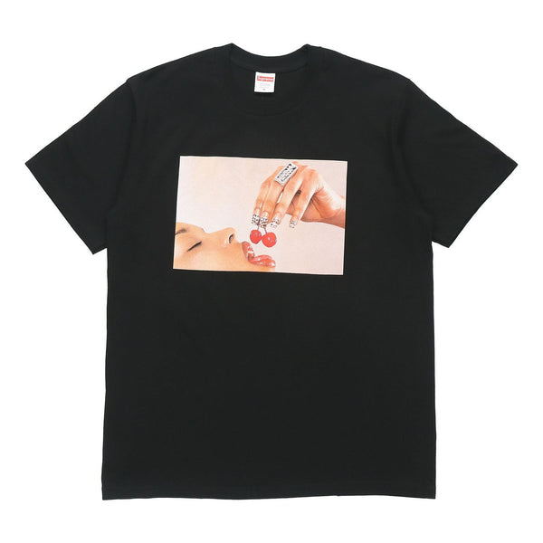 Футболка ss20 week 1 cherries tee cherry round neck short sleeve black Supreme, черный 
Футболка ss20 week 1 cherries tee cherry round neck short sleeve black Supreme, черный