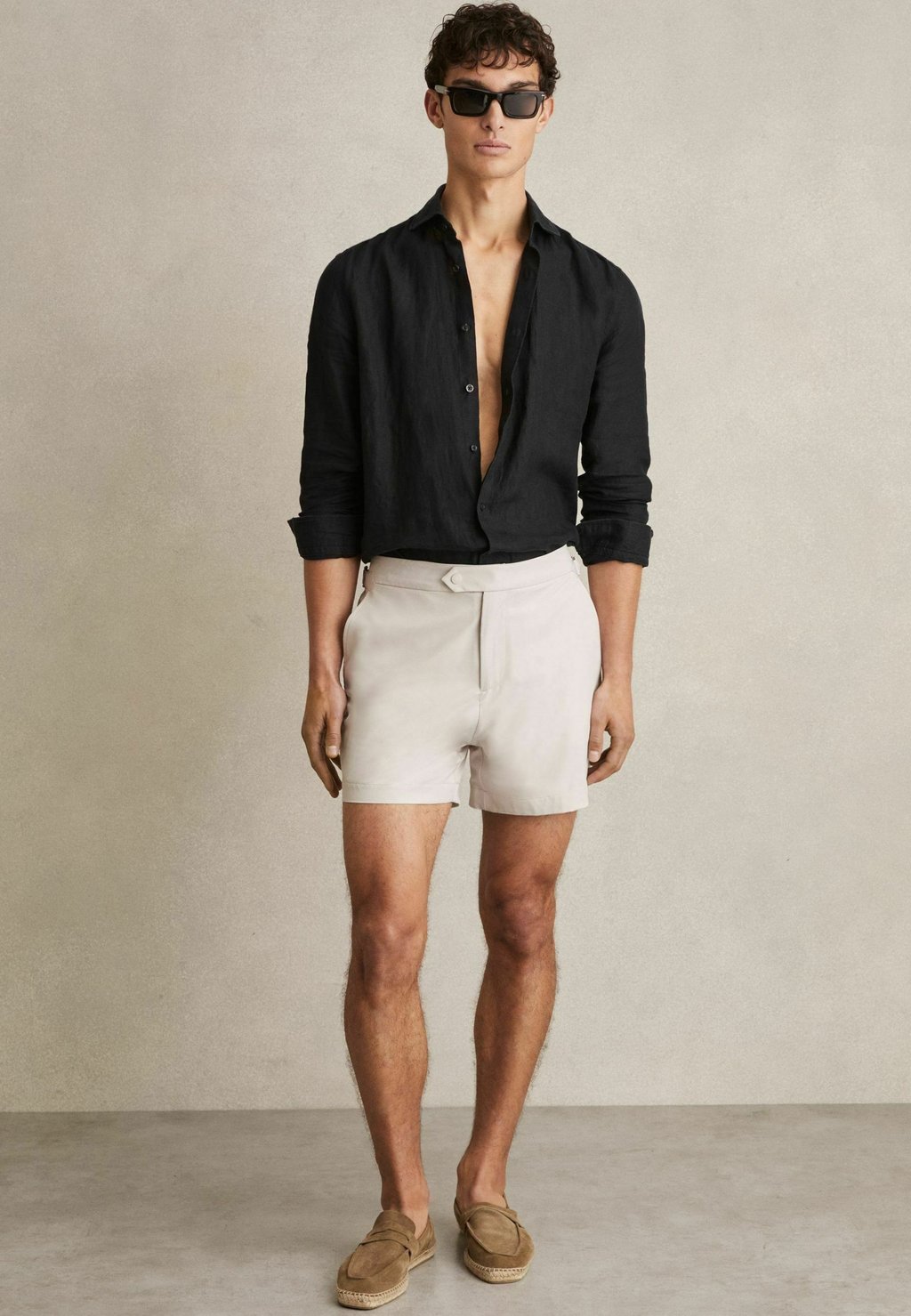 Шорты для плавания REGULAR FIT Reiss, кремовый
Шорты для плавания REGULAR FIT Reiss, кремовый