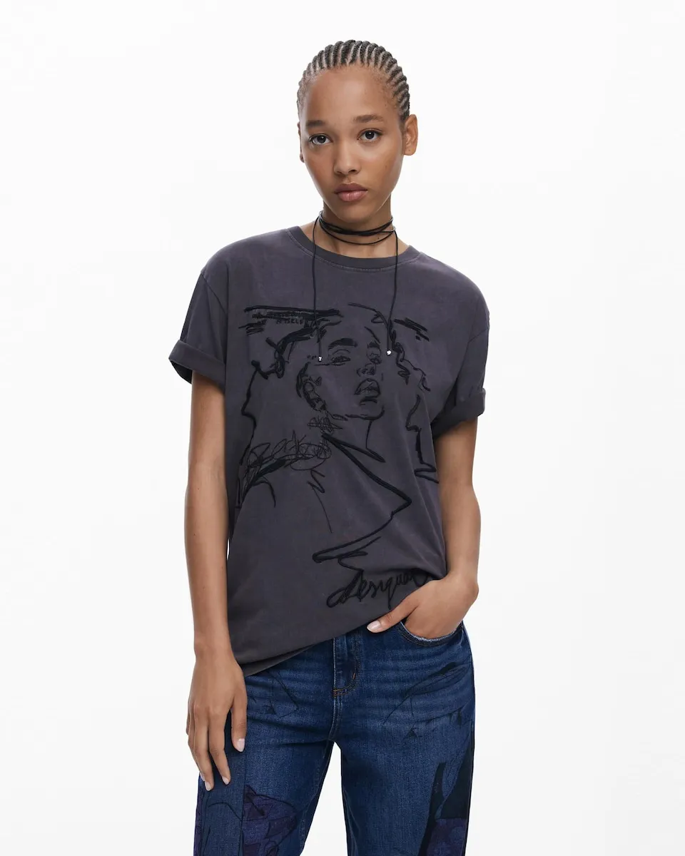 Женская футболка с рельефным лицом Desigual, серый
Женская футболка с рельефным лицом Desigual, серый