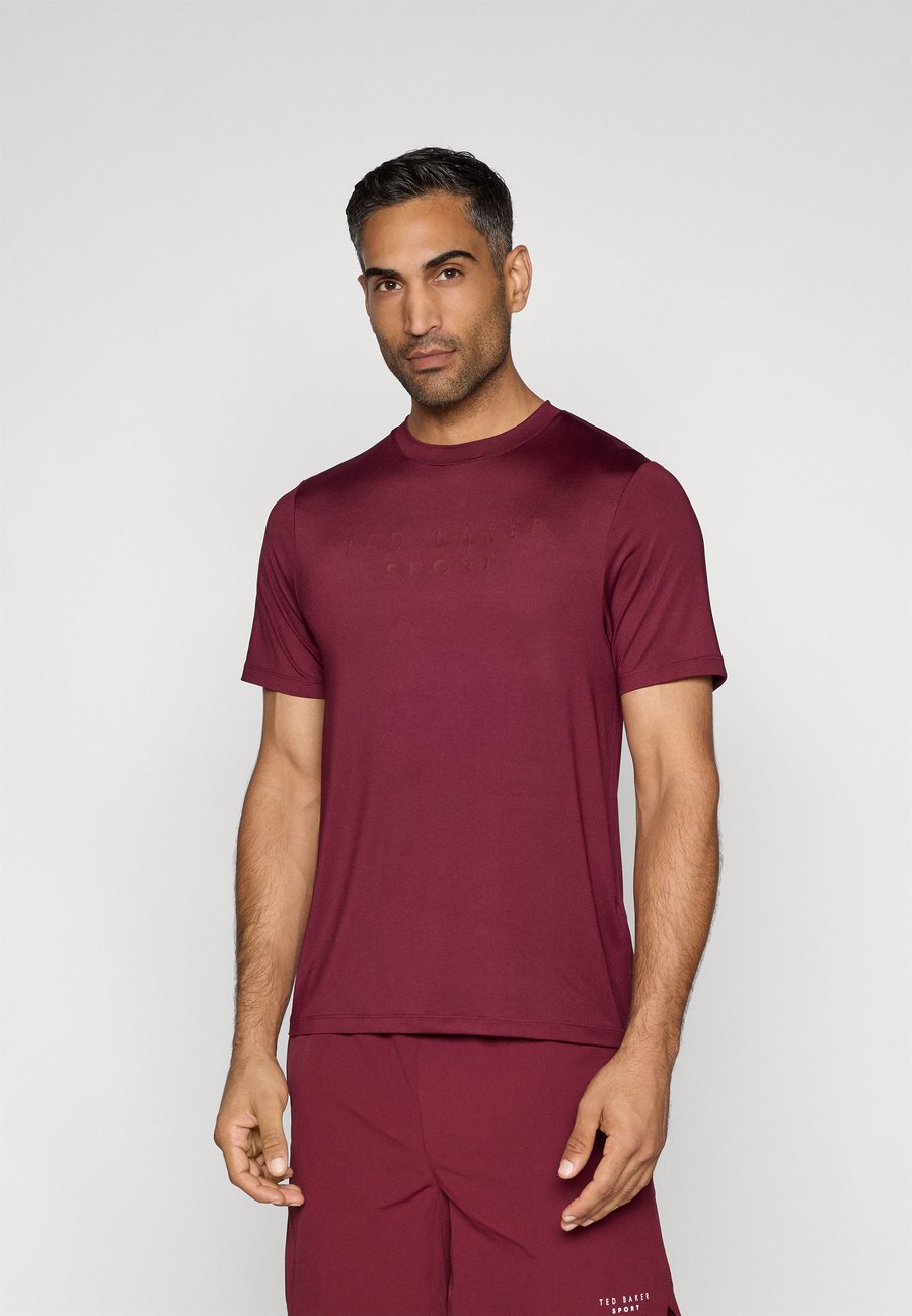 Футболка Ted Baker Sports ROB, Tawny Port/Bordeaux
Футболка Ted Baker Sports ROB, Tawny Port/Bordeaux