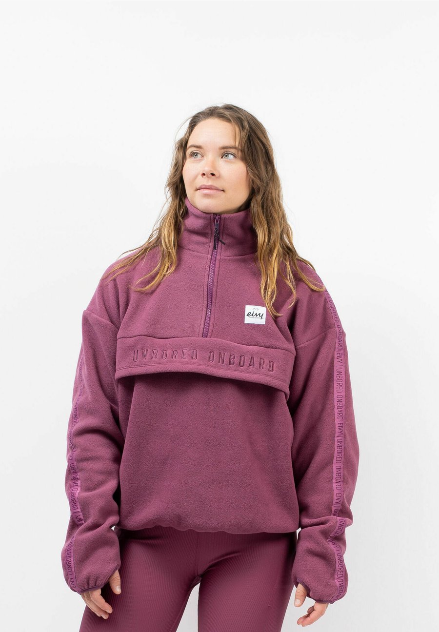 Джемпер Eivy BALL, Beere/Berry
Джемпер Eivy BALL, Beere/Berry