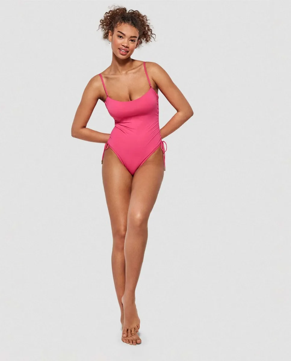 Женский купальник без косточек с поролоновой подкладкой и съемными бретелями Gisela, фуксия
Женский купальник без косточек с поролоновой подкладкой и съемными бретелями Gisela, фуксия