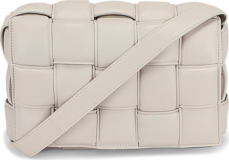 Сумка Bottega Veneta Padded Cassette Bag Chalk/Gold, белый
Сумка Bottega Veneta Padded Cassette Bag Chalk/Gold, белый