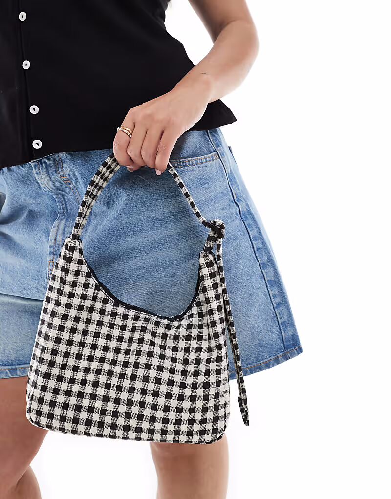 Сумка Baggu gingham mini из нейлона черного цвета
Сумка Baggu gingham mini из нейлона черного цвета
