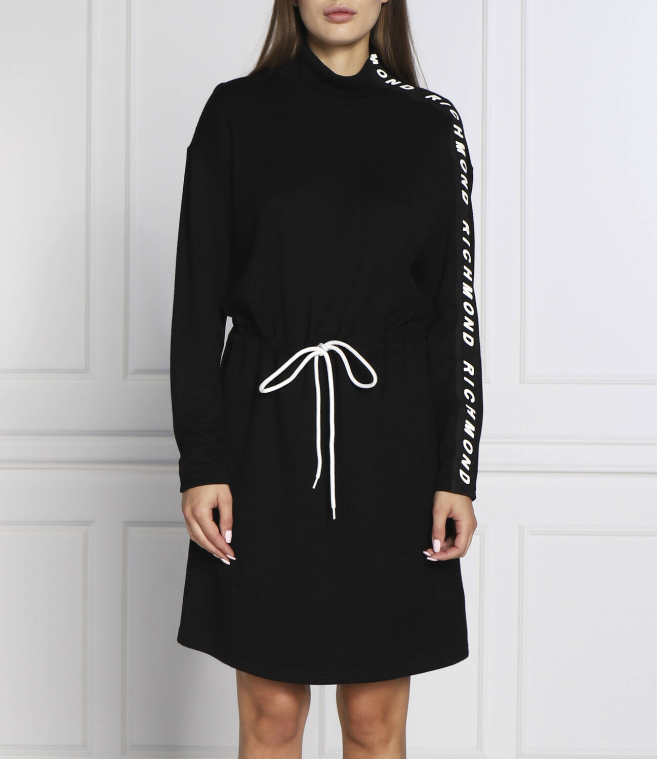 Платье RICHMOND SPORT foxy, черный
Платье RICHMOND SPORT foxy, черный