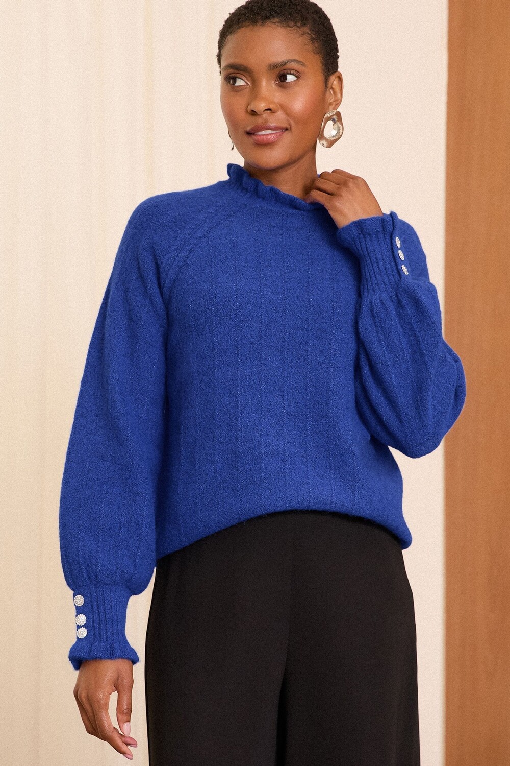 Уютный джемпер с длинными рукавами и оборками Love & Roses, синий
Уютный джемпер с длинными рукавами и оборками Love & Roses, синий