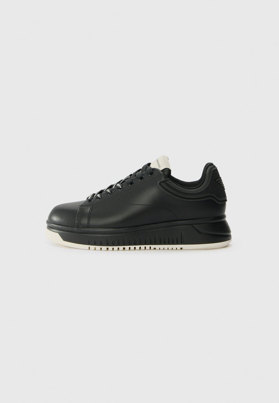 Кроссовки Emporio Armani Trainers, Black
Кроссовки Emporio Armani Trainers, Black