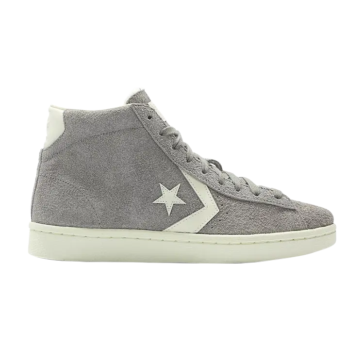 Кроссовки Converse Pro Leather 76 Mid 'Heritage Suede Pack', серый
Кроссовки Converse Pro Leather 76 Mid 'Heritage Suede Pack', серый