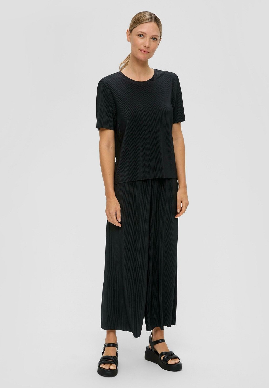 Футболка с принтом MIT PLISSEEFALTEN s.Oliver, цвет Mottled Anthracite
Футболка с принтом MIT PLISSEEFALTEN s.Oliver, цвет Mottled Anthracite