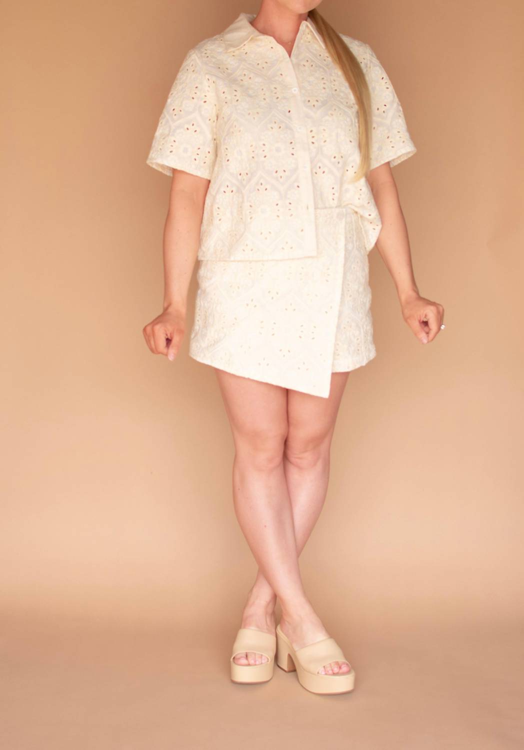 Топ Rainey в натуральном цвете Raisonnel
Топ Rainey в натуральном цвете Raisonnel