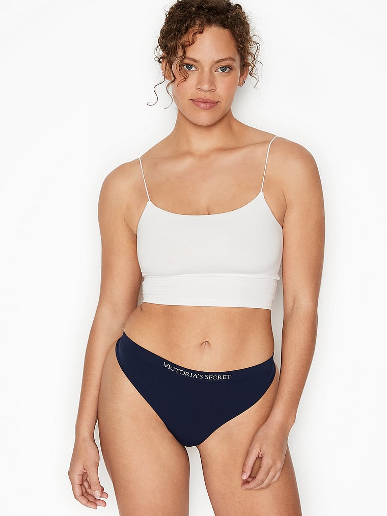 Бесшовные трусики-стринги Seamless, solid noir navy
Бесшовные трусики-стринги Seamless, solid noir navy