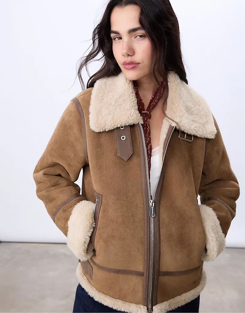 Куртка Stradivarius прямого кроя на подкладке из искусственной овчины бежевого цвета
Куртка Stradivarius прямого кроя на подкладке из искусственной овчины бежевого цвета