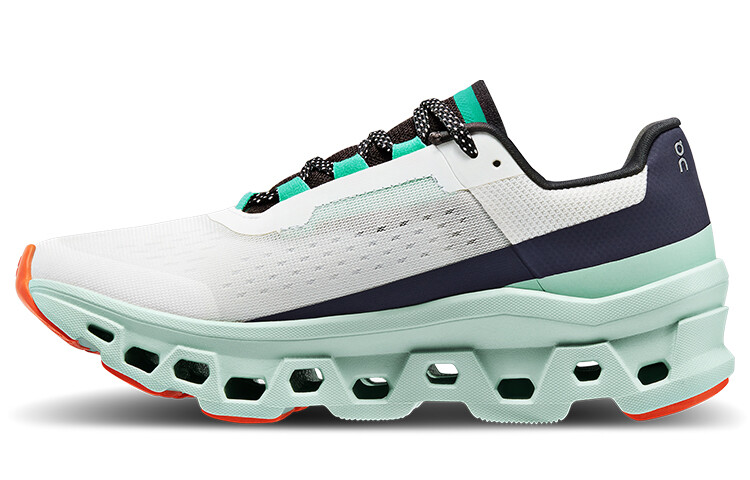 О женских кроссовках для бега Cloudmonster
О женских кроссовках для бега Cloudmonster