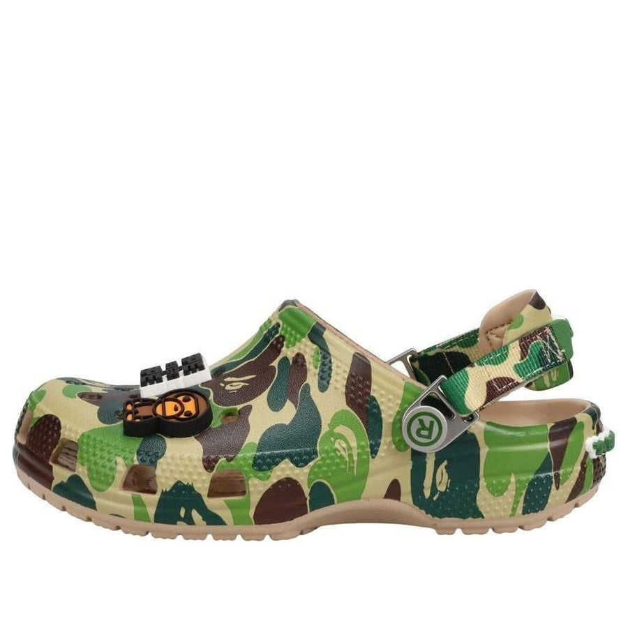 Сандалии (GS) Crocs x A Bathing Ape Clog 'Chai', зеленый
Сандалии (GS) Crocs x A Bathing Ape Clog 'Chai', зеленый