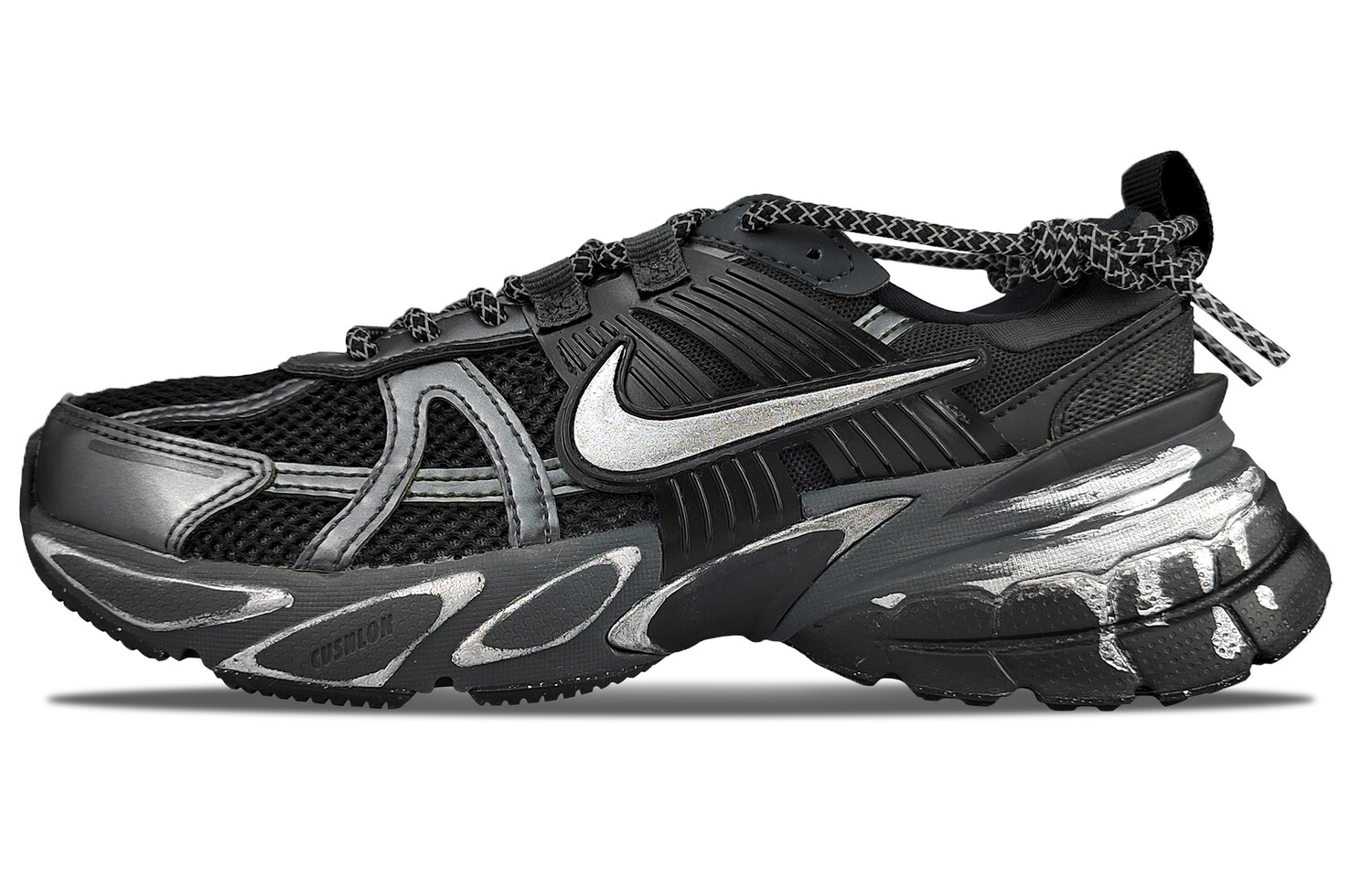 Кроссовки для бега V2K Run женские с низким верхом, черные/серебристые Nike
Кроссовки для бега V2K Run женские с низким верхом, черные/серебристые Nike