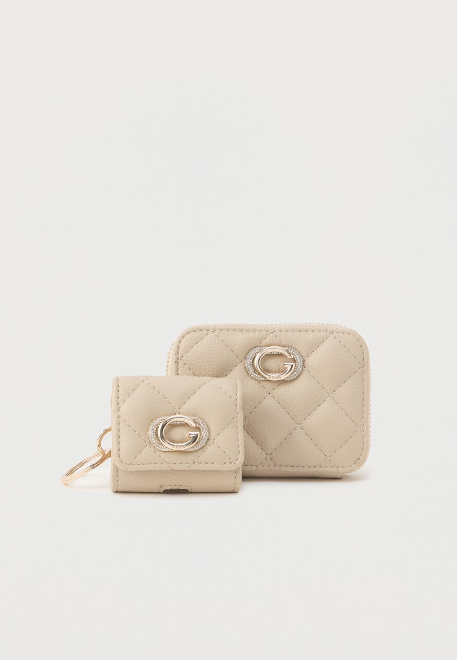 Кошелек Guess GIFT AIRPODS MINI POUCH, Taupe
Кошелек Guess GIFT AIRPODS MINI POUCH, Taupe