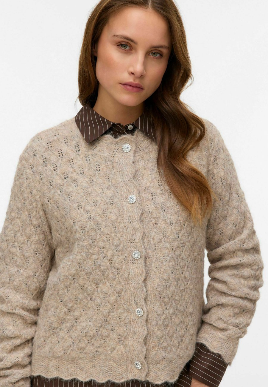 Кардиган Vero Moda VMPURDIE, Mocha Meringue/Light Brown
Кардиган Vero Moda VMPURDIE, Mocha Meringue/Light Brown