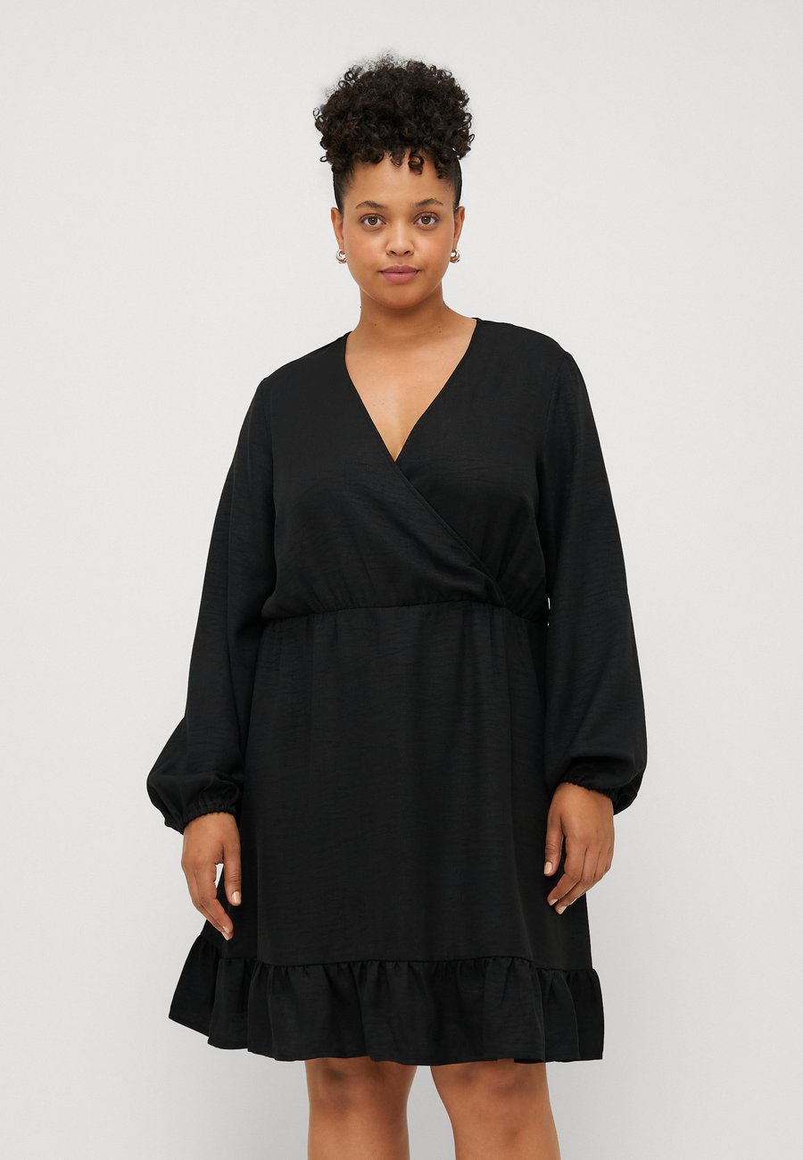 Платье Vero Moda Curve VMCELLIE DRESS, Black
Платье Vero Moda Curve VMCELLIE DRESS, Black