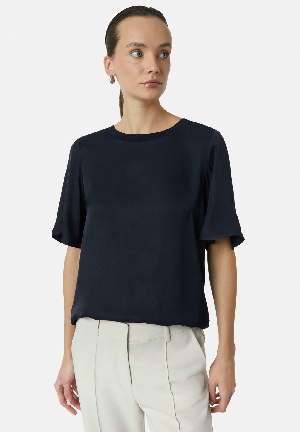 Базовая футболка comma, темно-синий
Базовая футболка comma, темно-синий