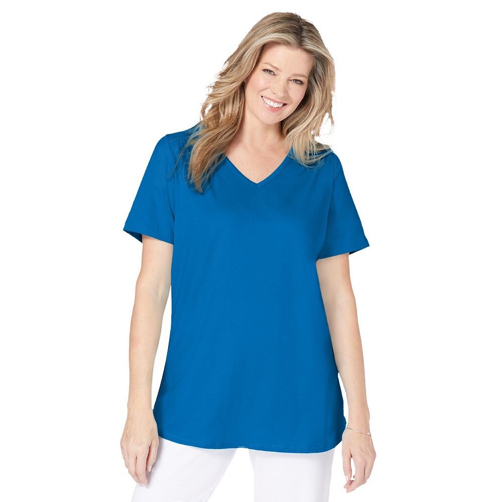 Женщина в женской футболке больших размеров с короткими рукавами и v-образным вырезом с гофрированной отделкой Woman Within, цвет Bright Cobalt 
Женщина в женской футболке больших размеров с короткими рукавами и v-образным вырезом с гофрированной отделкой Woman Within, цвет Bright Cobalt