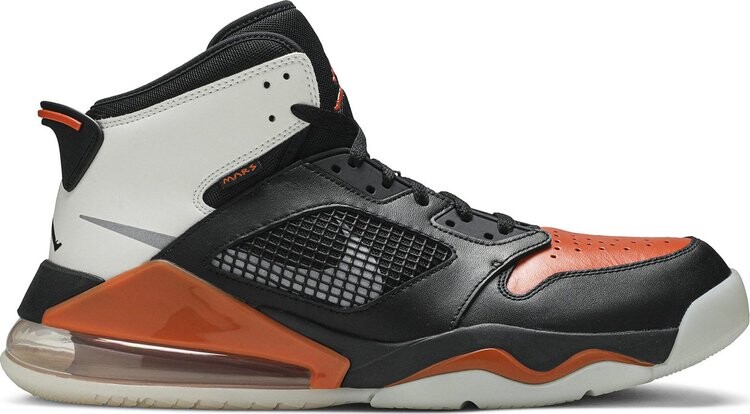 Кроссовки Jordan Mars 270 Shattered Backboard, черный
Кроссовки Jordan Mars 270 Shattered Backboard, черный