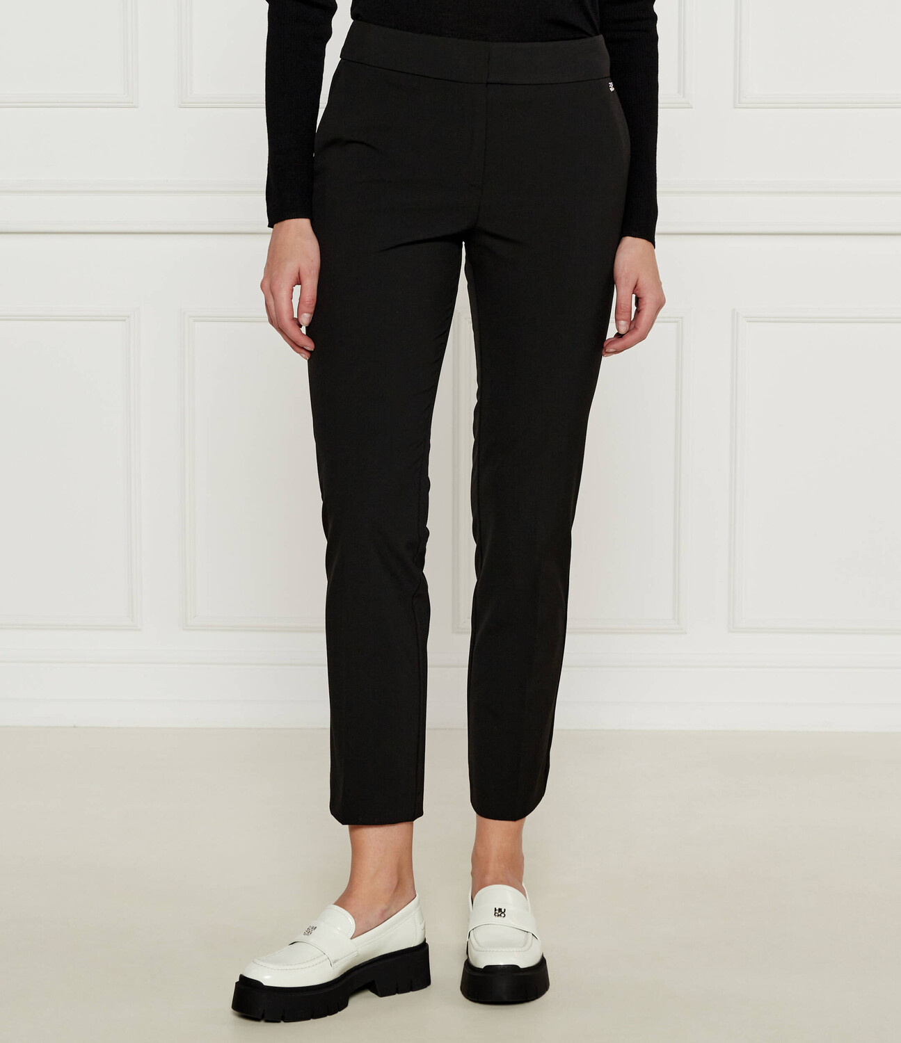 Брюки HUGO Hatenia-1 Slim Fit, черный
Брюки HUGO Hatenia-1 Slim Fit, черный