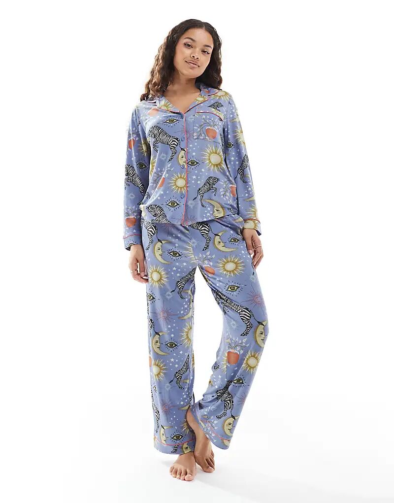 Эксклюзивный комплект из рубашки с длинными рукавами и брюк Chelsea Peers Petite с небесно-лиловым принтом
Эксклюзивный комплект из рубашки с длинными рукавами и брюк Chelsea Peers Petite с небесно-лиловым принтом