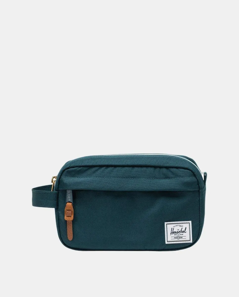 Набор для путешествий маленький Chapter от Supply зеленого цвета Herschel
Набор для путешествий маленький Chapter от Supply зеленого цвета Herschel