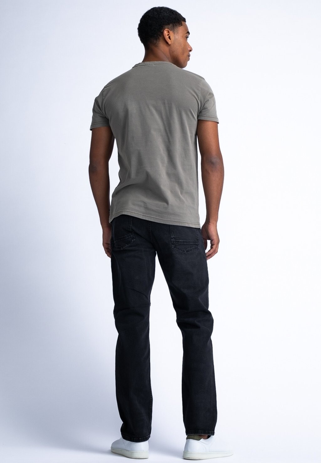 Джинсы прямого кроя STARLING Petrol Industries, цвет Mottled Black
Джинсы прямого кроя STARLING Petrol Industries, цвет Mottled Black