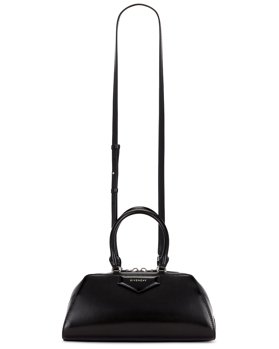 Маленькая сумка Antigona East West Givenchy, Black
Маленькая сумка Antigona East West Givenchy, Black