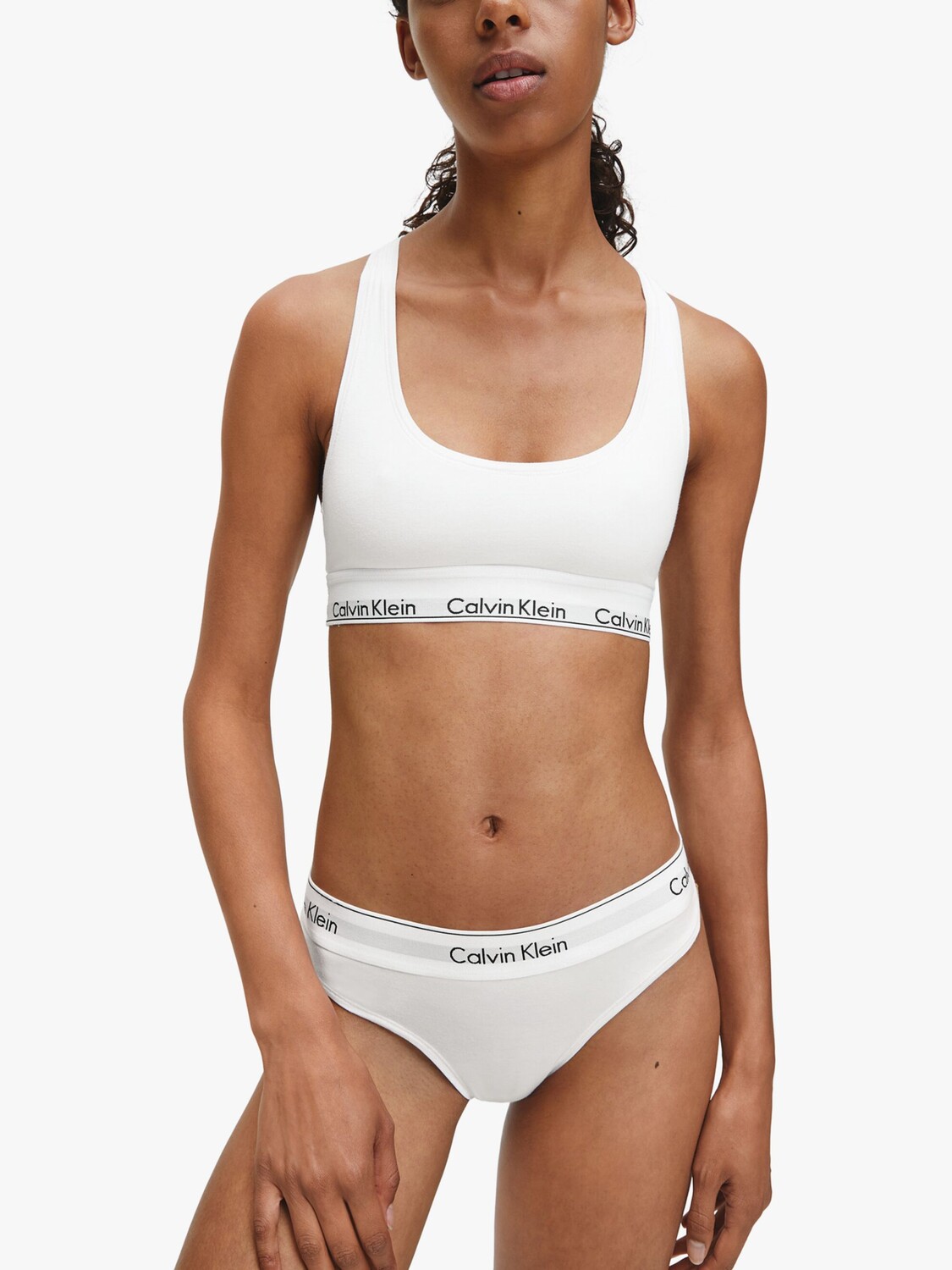 Хлопковые стринги Calvin Klein Modern, белые
Хлопковые стринги Calvin Klein Modern, белые