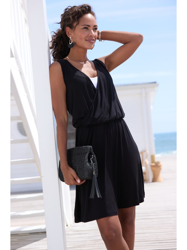 LASCANA Трикотажное платье черно-белого цвета
LASCANA Трикотажное платье черно-белого цвета