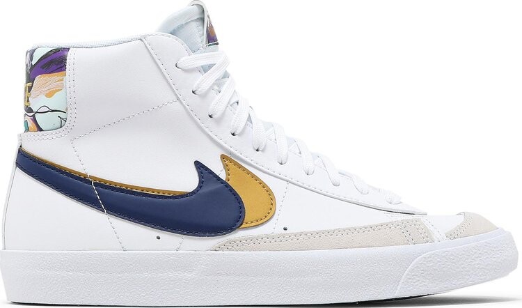 Кроссовки Nike Blazer Mid '77 SE GS 'Double Swoosh - White Gold Blue Void', белый
Кроссовки Nike Blazer Mid '77 SE GS 'Double Swoosh - White Gold Blue Void', белый