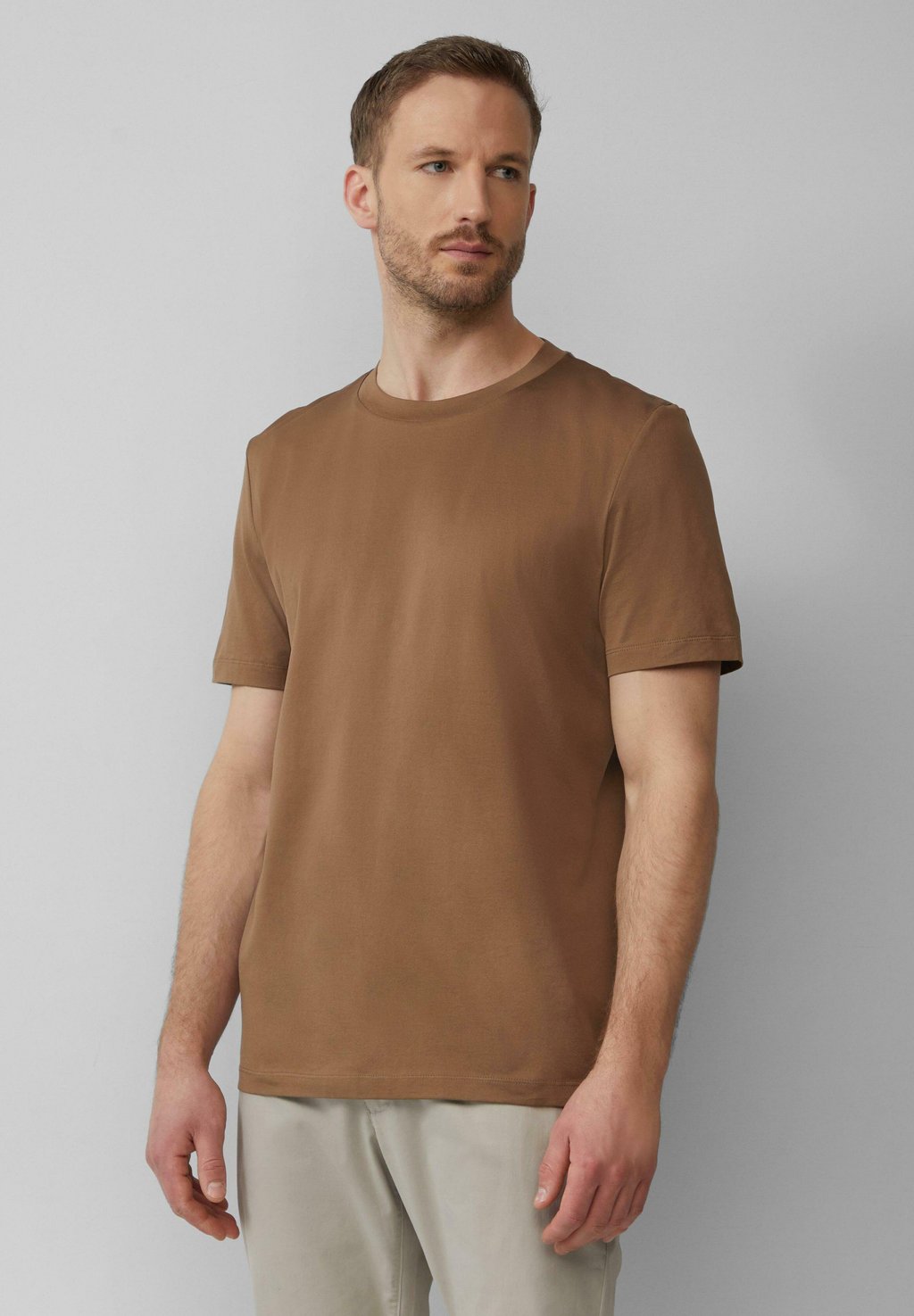 Базовая футболка s.Oliver BLACK LABEL, песочный
Базовая футболка s.Oliver BLACK LABEL, песочный