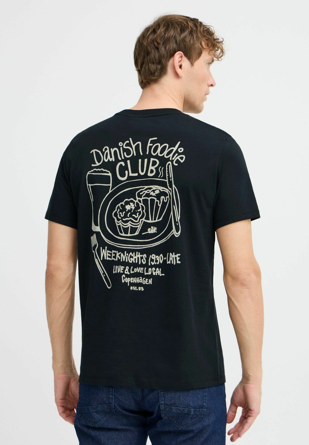 Футболка с принтом BHJAMEY Blend, черный
Футболка с принтом BHJAMEY Blend, черный