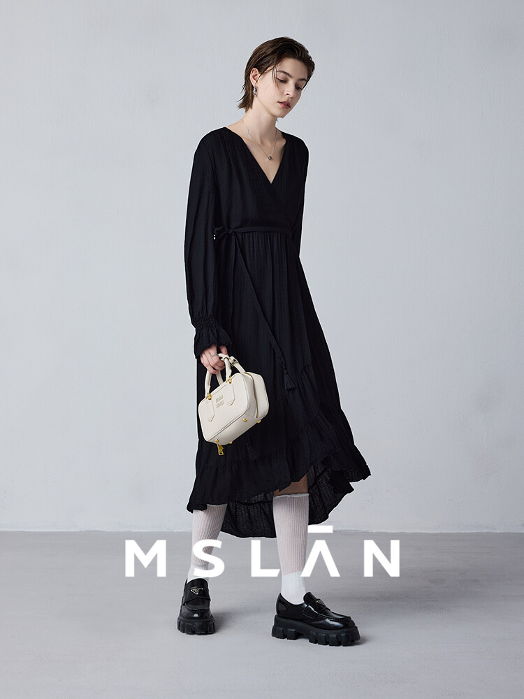 Платье маленькое Mslan Temperament с V-образным вырезом, черный
Платье маленькое Mslan Temperament с V-образным вырезом, черный