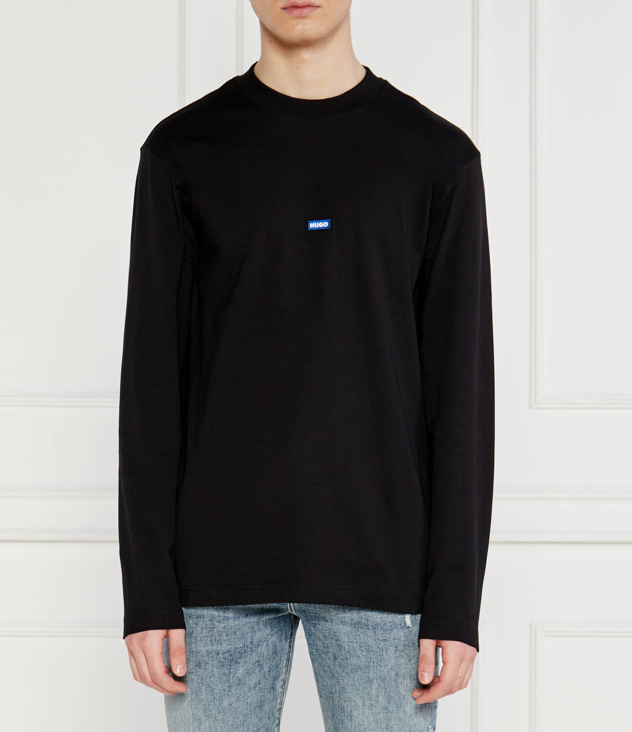 Лонгслив Hugo Blue Nilongti Regular Fit, черный 
Лонгслив Hugo Blue Nilongti Regular Fit, черный