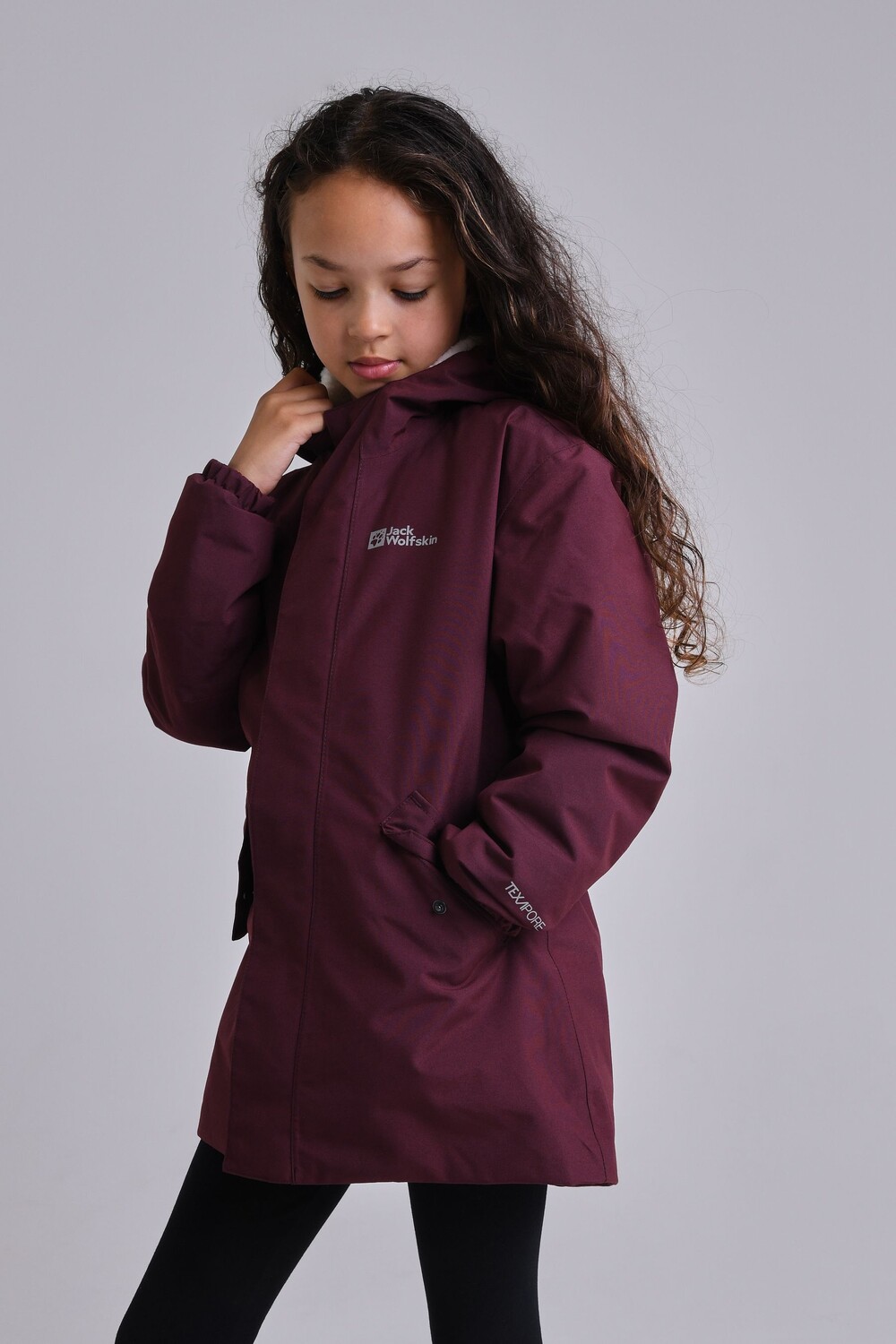 Уютная куртка фиолетового цвета с мотивом плюшевого мишки Jack Wolfskin, фиолетовый 
Уютная куртка фиолетового цвета с мотивом плюшевого мишки Jack Wolfskin, фиолетовый