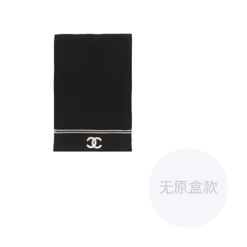 Chanel Вязаный шарф унисекс, черный
Chanel Вязаный шарф унисекс, черный